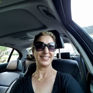 Meet your Posher, Samia